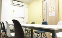 Colormell（カラメル）池袋西口店・A室（イエロー）