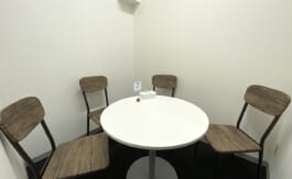 Colormell（カラメル）横浜西口店・E室（ピンク）